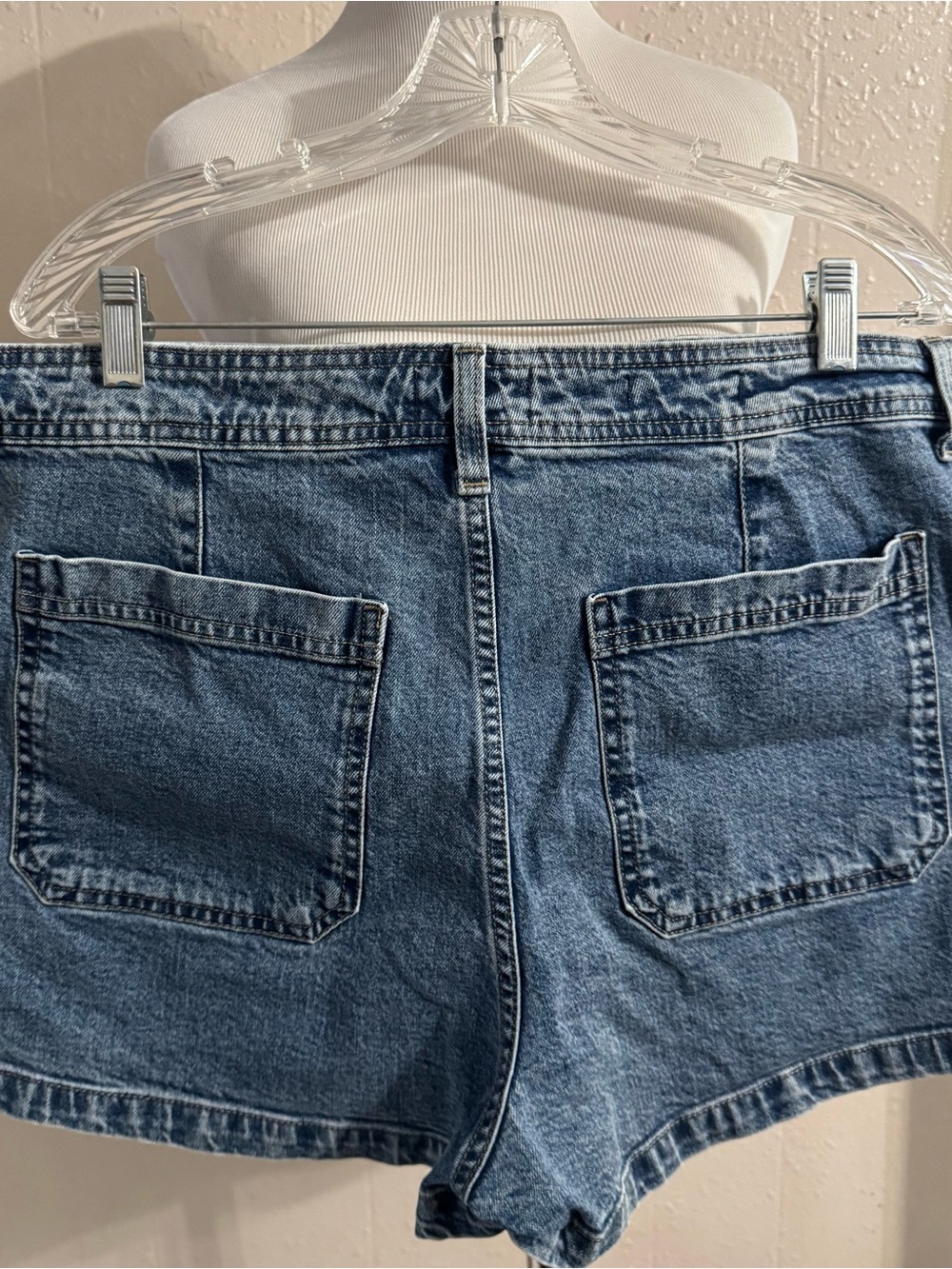 Universal Thread Women’s Denim Jean Shorts - Blue - Picture 9 of 9